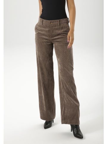 Cordhose in braun