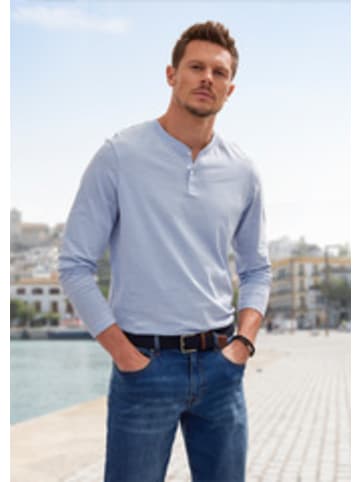 Langarmshirt in hellblau / weiß