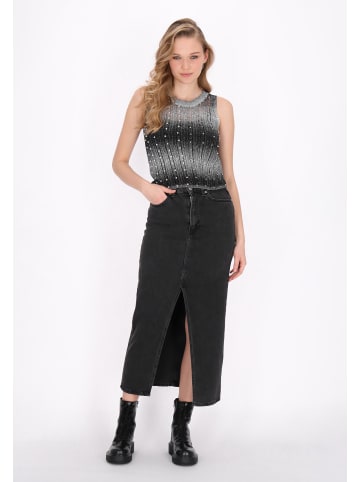 Women Vest in black white