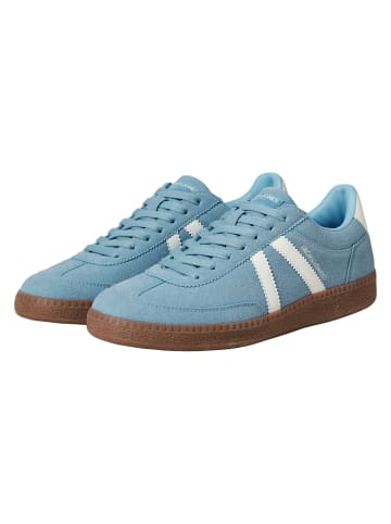 Sneaker in Hellblau