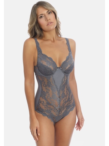 Body in dusty grey