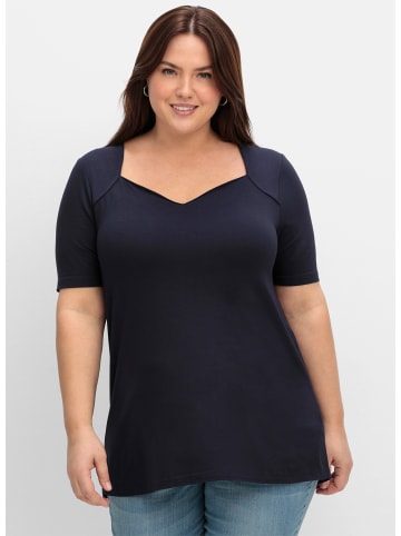 T-Shirt in tiefblau