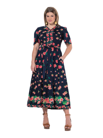Kleid in marine