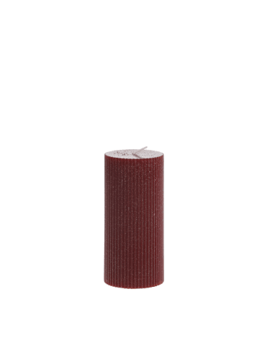 Stumpenkerze mit Rillen und Glitzer in cherry