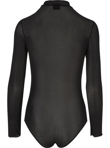 Body in black