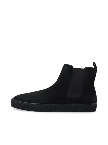 Chelsea Boots in Black1