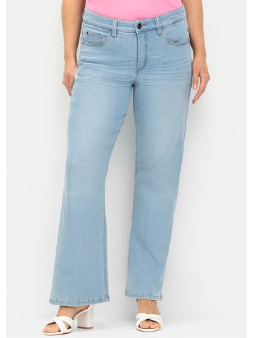 Bootcut-Jeans in light blue-denim
