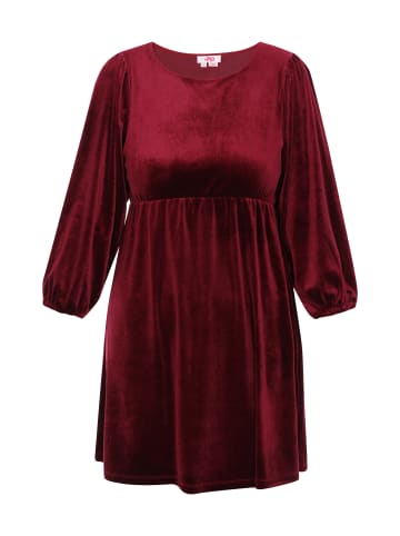 Women Dress in burgundy