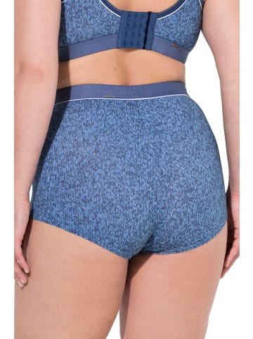 Hipster in helles segelblau