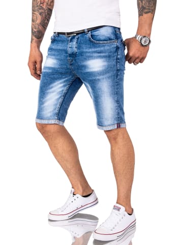 Shorts in Blau