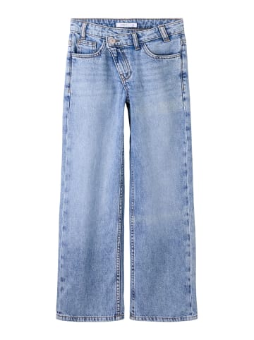 Jeans in Medium Blue Denim