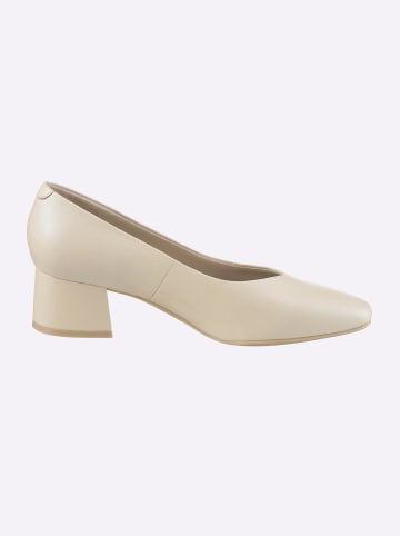 Pumps in beige
