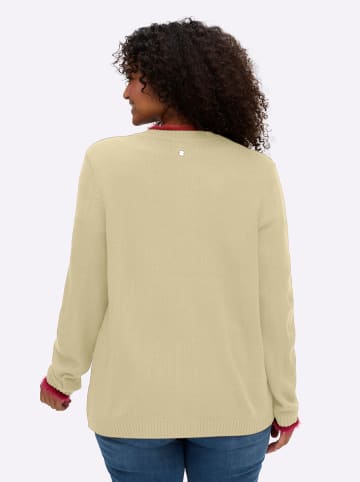 Strickjacke in sand-kirsche
