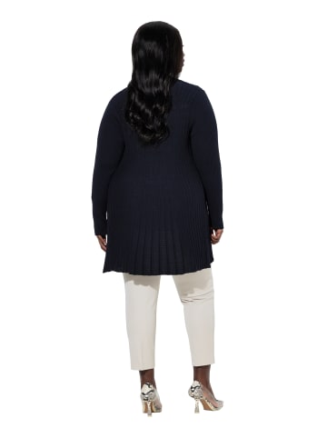 Strickjacke in dunkles marine