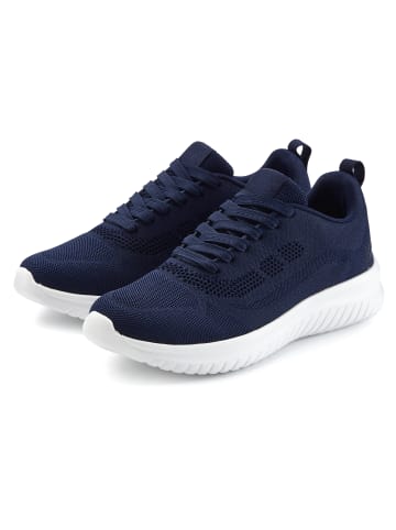 Sneaker in marine
