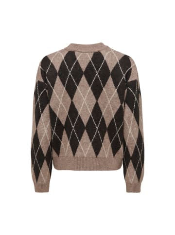 Pullover in chocolate torte