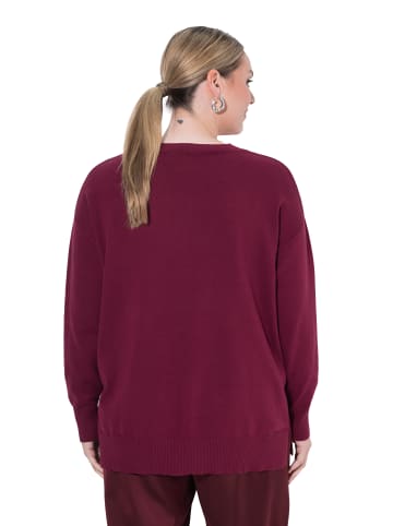 Pullover in weinrot