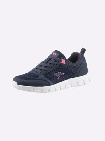 Sneaker in marine