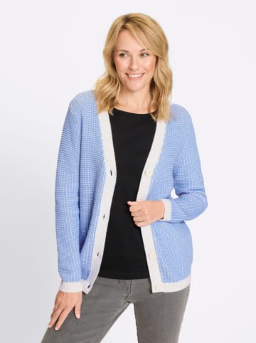 Strickjacke in himmelblau-ecru-gemustert