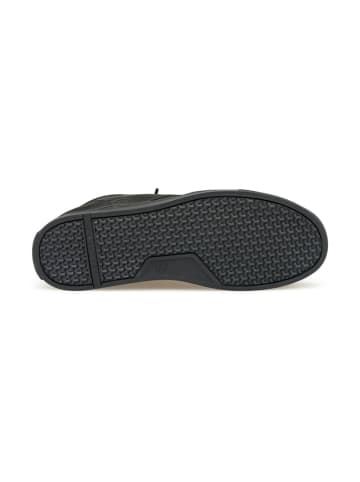 Sneaker High in Schwarz