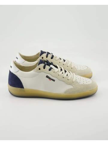 Klassische Schnürschuhe in Weiß