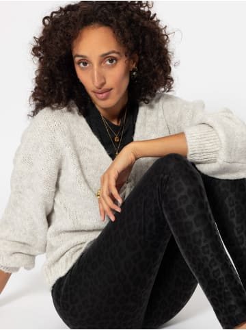 Thermo Kunstleder Leggings mit Leo Print in Schwarz