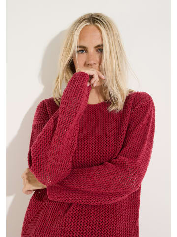 luftiger, transparenter Lockstrickpullover in red
