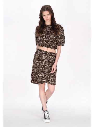 Women Skirt in black white