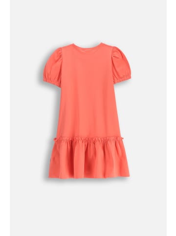 Kleid in korallenrot