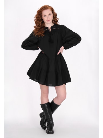 Women Dress in black
