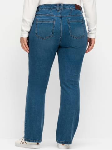 Bootcut-Jeans in blue denim