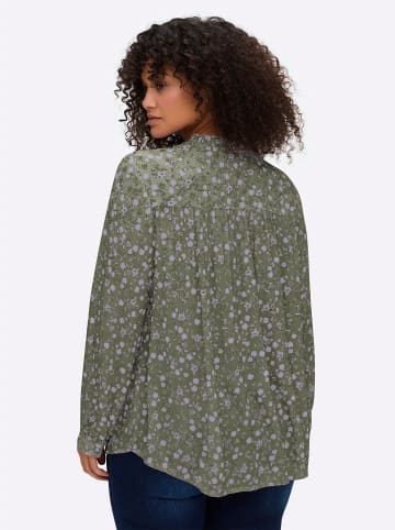 Bluse in khaki-flieder-bedruckt