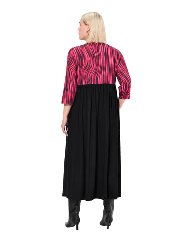 Kleid in rubinrot