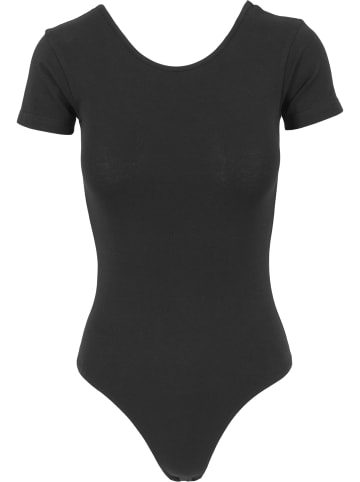 Body in black