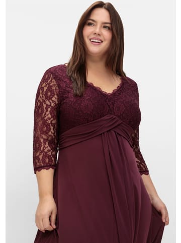 Abendkleid in burgund