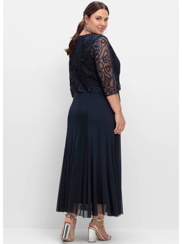 Abendkleid in tiefblau