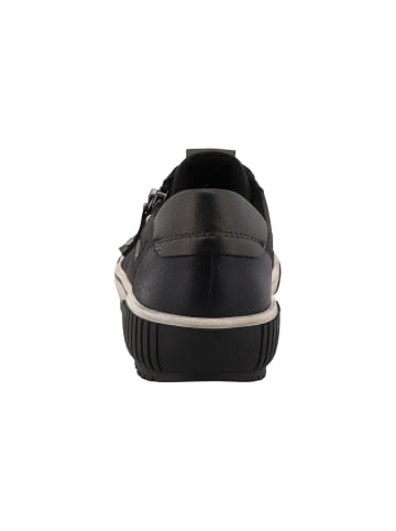 Sneakers in black