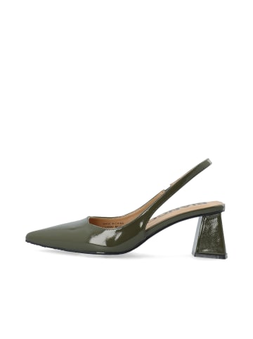 Pumps in Olive