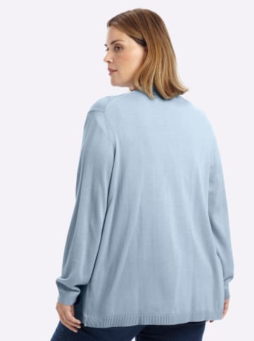 Strickjacke in hellblau
