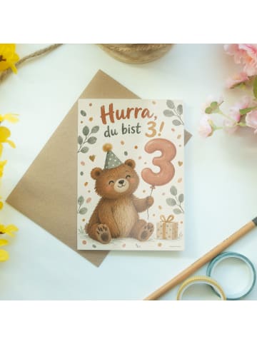 Geburtstagskarte Bär fröhlich Design mit Spruch in Weiß