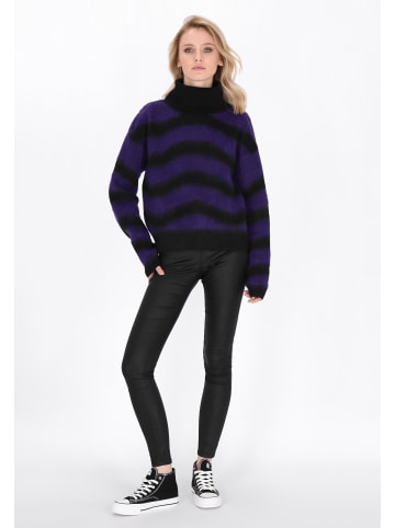 Women Sweater in black purple