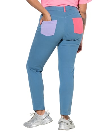 Jeans in mid blue denim