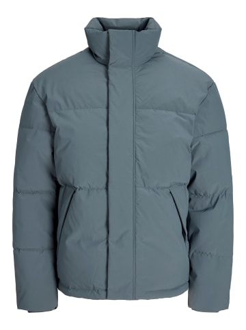Steppjacke in Turbulence