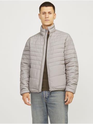 Steppjacke in Atmosphere