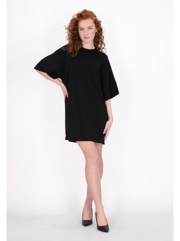 Women Dress in black