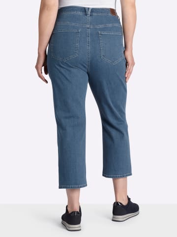 Jeans in blue-bleached