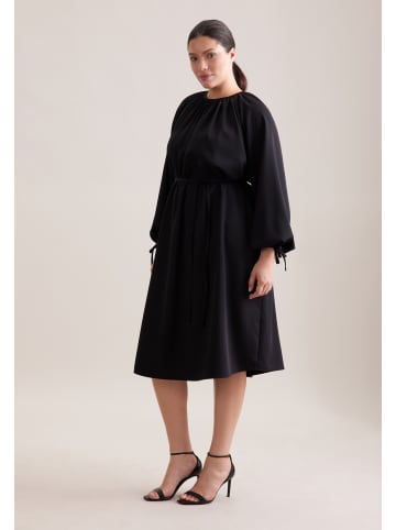 Kleid Relaxed in Schwarz