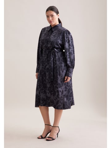 Kleid Regular in Grau