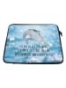 Mr. & Mrs. Panda Laptop Tasche Narwal mit Spruch in OZeichenanblue
