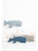 Crochetts Beluga-Kuscheltier in Dunkelblau – (B)28 x (H)75 x (T)12 cm